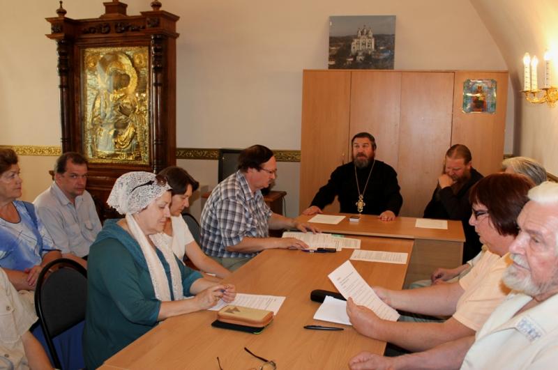 Отец Михаил говорит о задачах объединения православных писателей Смоленской области